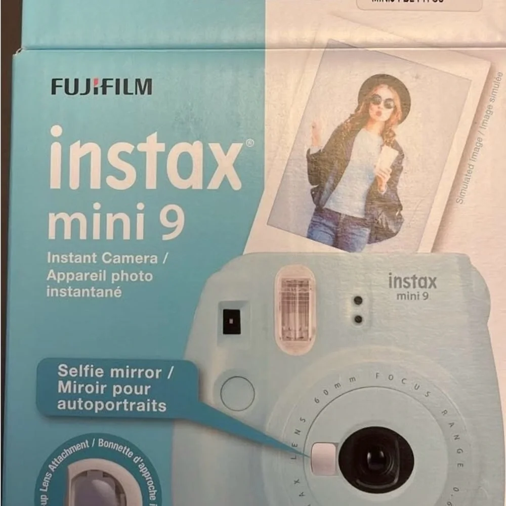 Fujifilm Instax Mini 9 Camera in Ice Blue